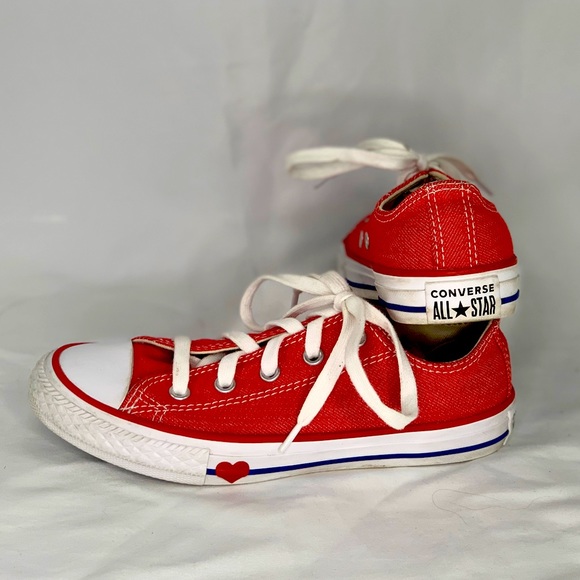 Chuck Taylor All-Star- "Love your feet" - Youth Size 1 - Picture 1 of 8